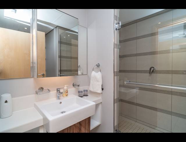 2 BEDROOM APARTMENT FOR SALE IN UMHLANGA CENTRAL
